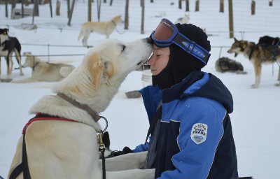 Casper and a young guest share a moment.